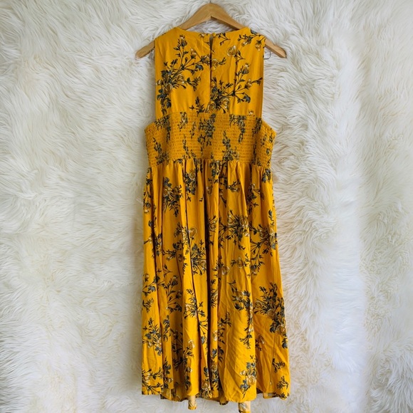 🌼 torrid Yellow Floral Smocked Challis Dress - Picture 3 of 8